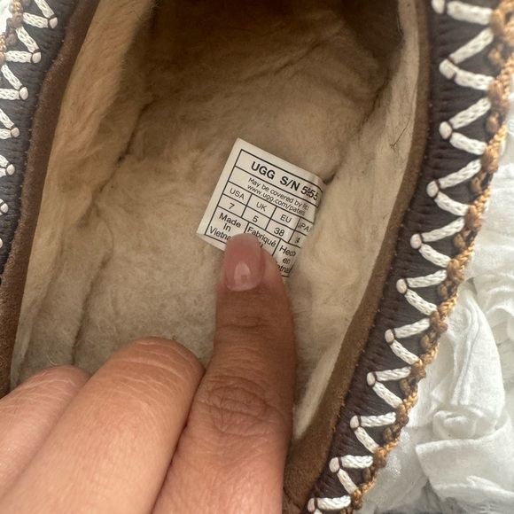 Ugg Tasman Slipper - Picture 6 of 6